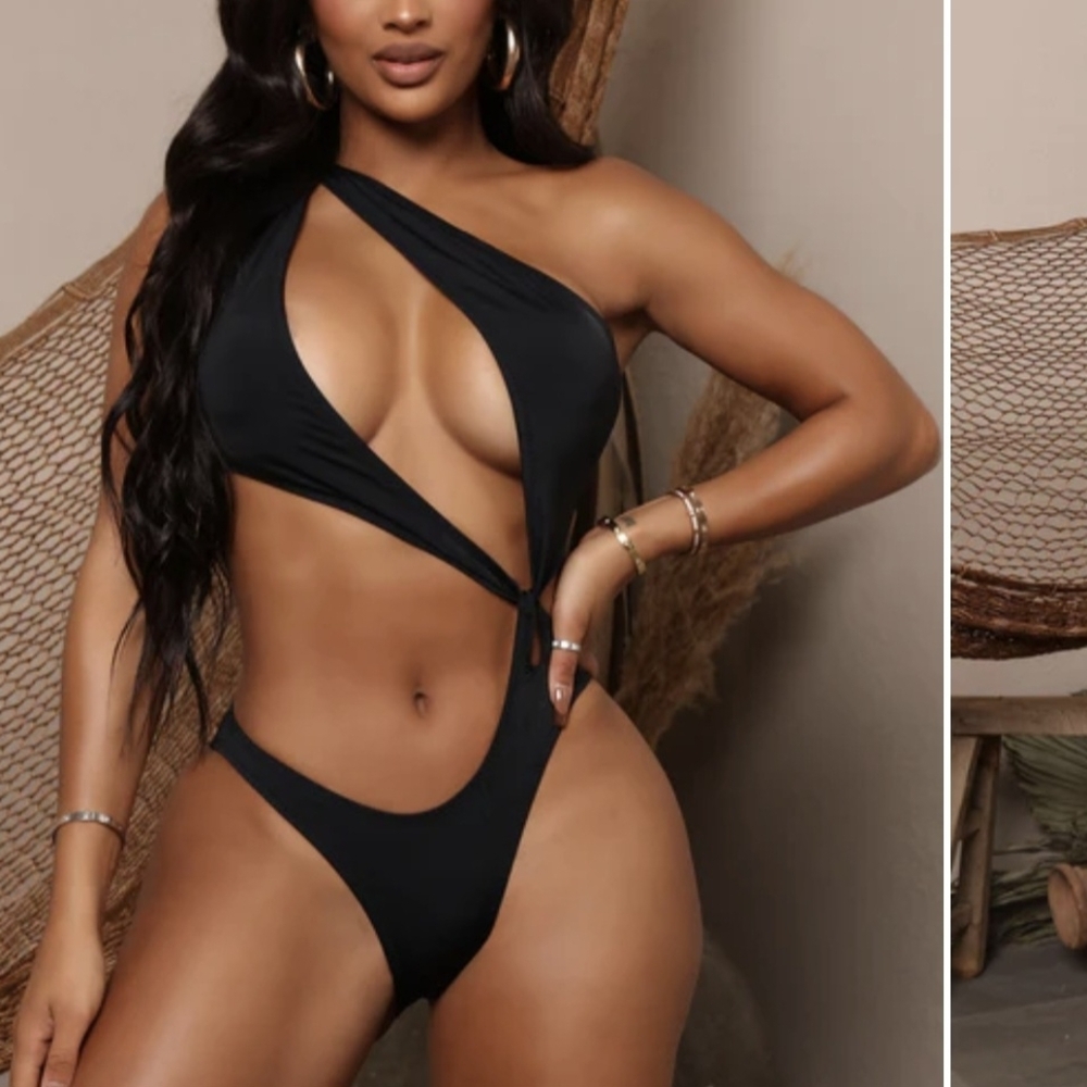 Black One-Shoulder Cutout Monokini Swimsuit